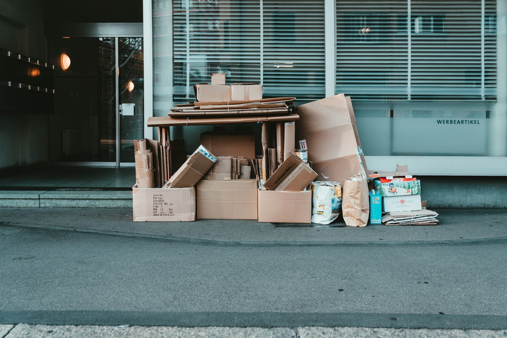 Mengubah Kemasan Menjadi Solusi: Sustainable Packaging Inovasi Bisnis Ramah Lingkungan